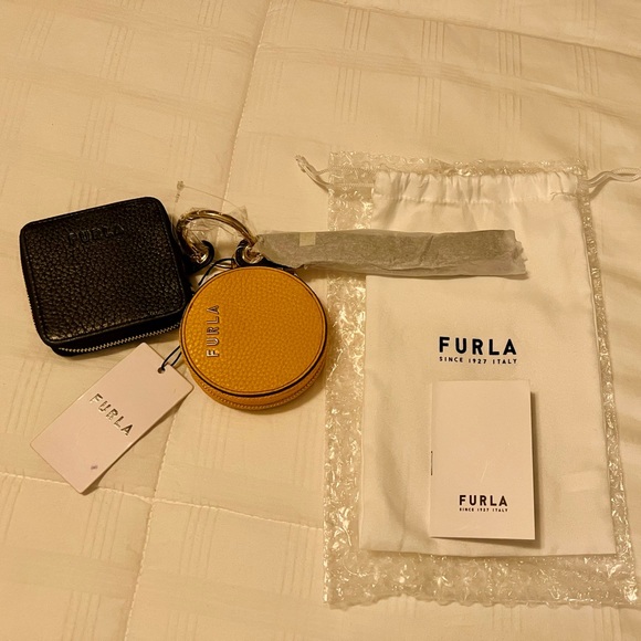 NWT- FURLA 2-Piece Leather Coin Case Set with dust bag - Picture 3 of 3